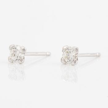 Earrings 18K white gold set with brilliant-cut diamonds, accompanied by GIA dossier.