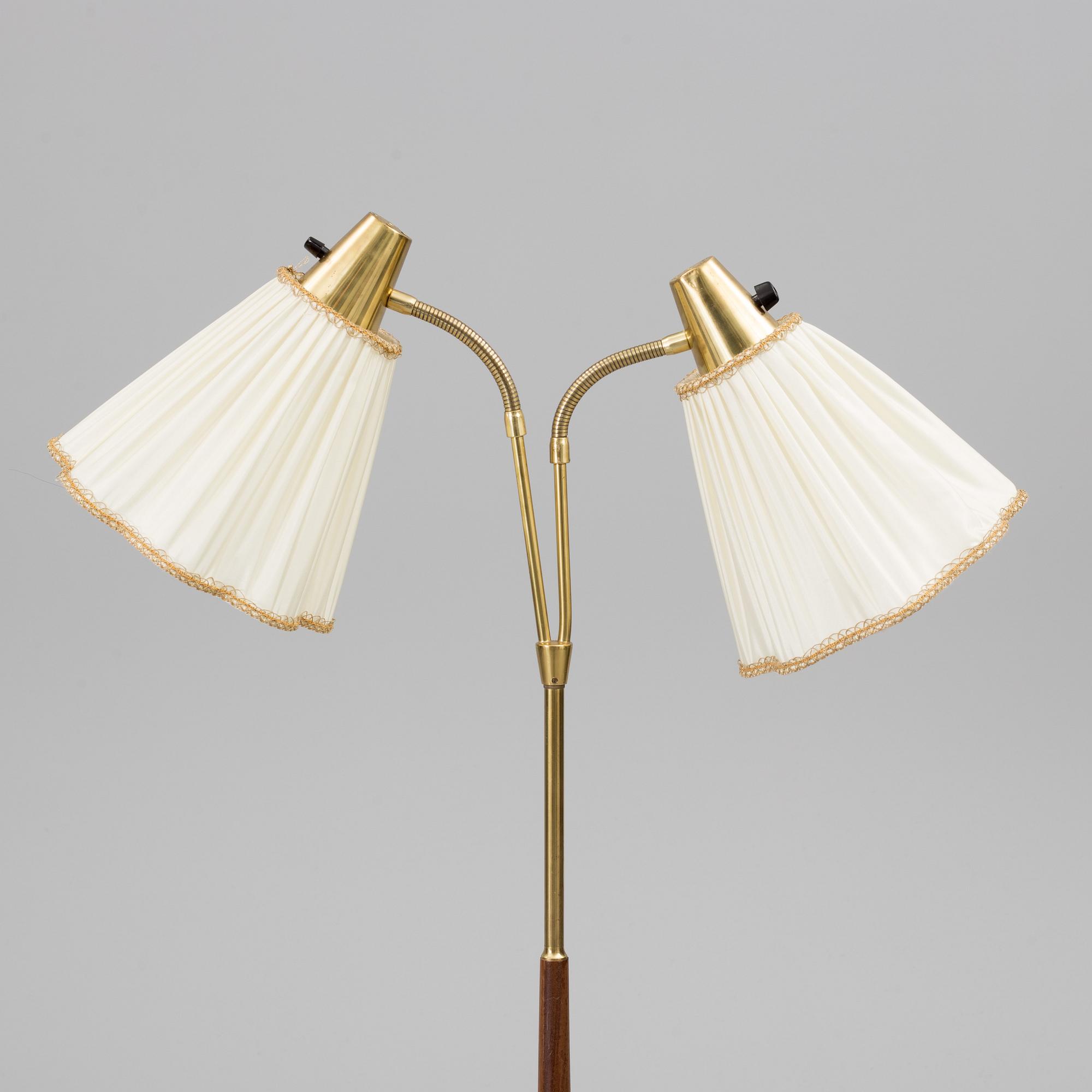 A mid 20th century floor light.