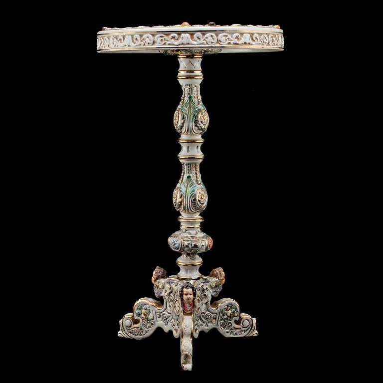 PIEDESTAL, flintgods, Capodimonte, Italien, 1900-talets andra hälft.