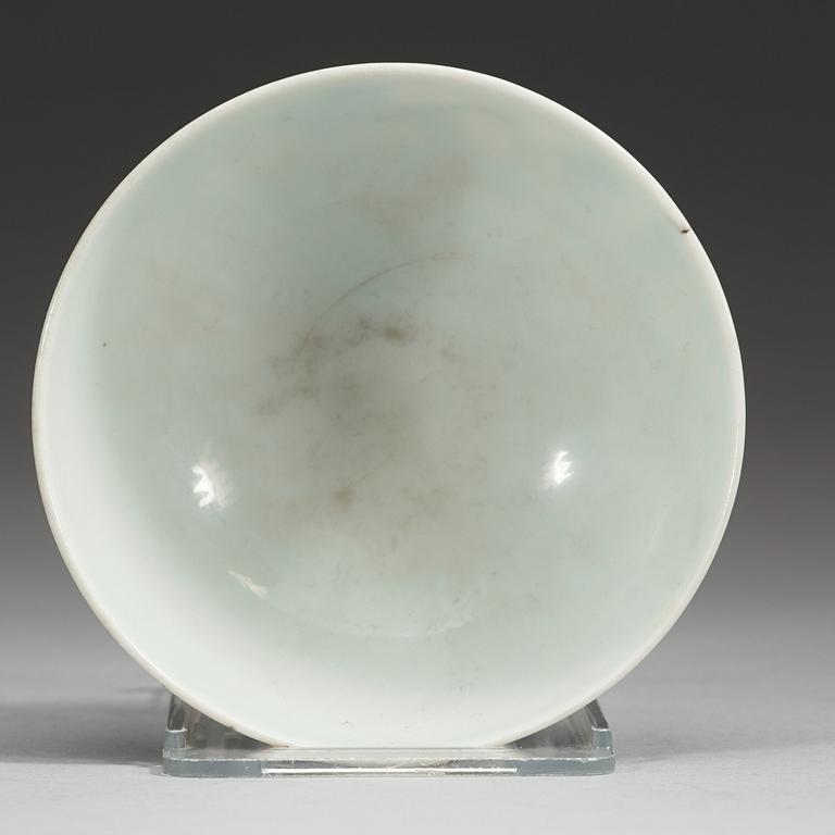 A blue and white bowl, Qing dynasty (1644-1912), with Chenghua six character mark.