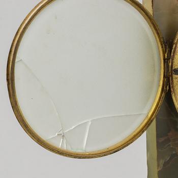 Table pendulum clock, late 19th century.