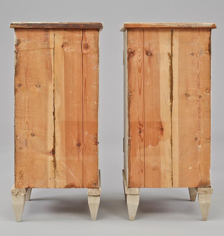SKÅP, ett par, gustaviansk stil, 1800-tal.