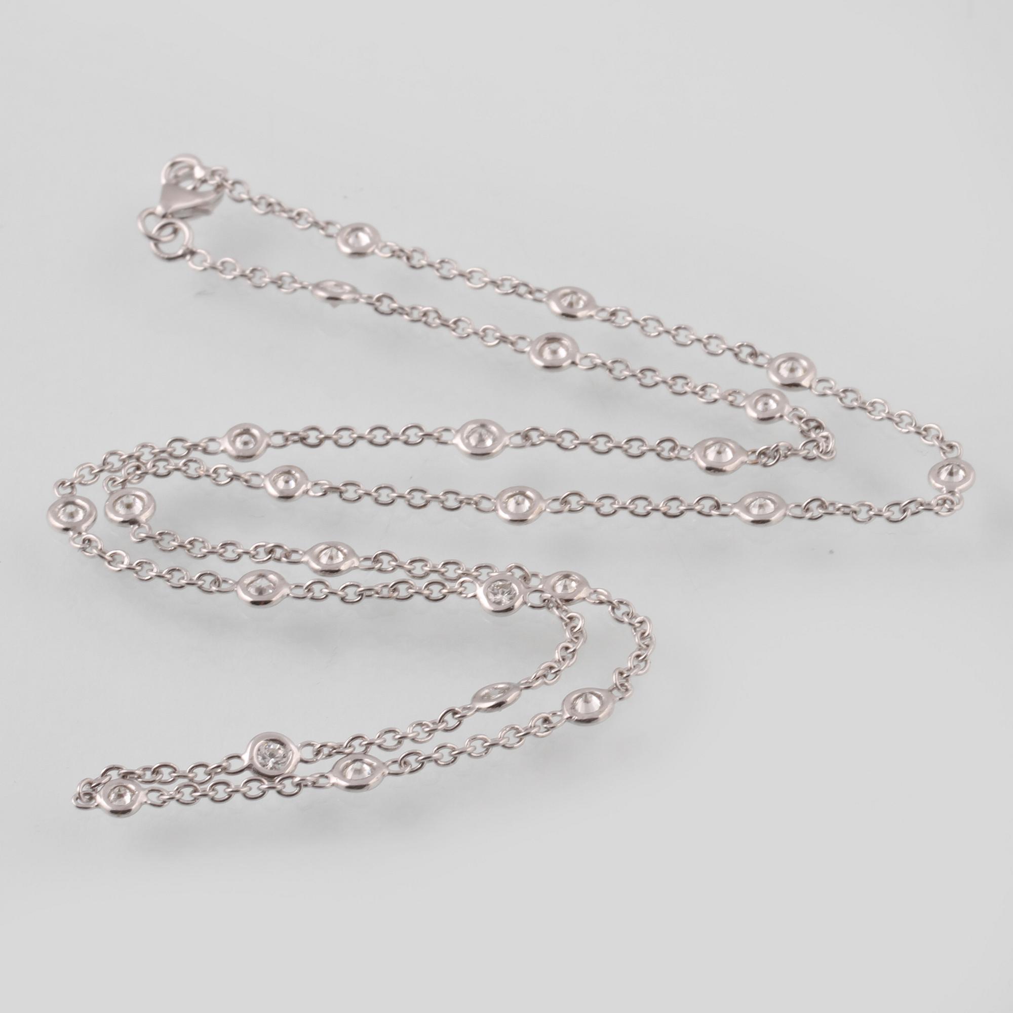 COLLIER, 18K vitguld med 24 briljantslipade diamanter ca 1.02 ct. Vikt 4,4 gram.