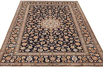 A carpet, Kashan, ca 361 x 248 cm.