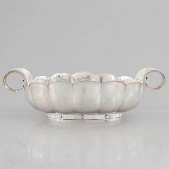 A German silver Art Déco jardinière, mark of  Adolf Mogler, Heilbronn, circa 1925.