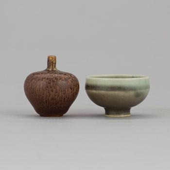 BERNDT FRIBERG, stengods, 2 stycken, miniatyrer, Gustavsbergs studio, otydliga årsbokstäver.