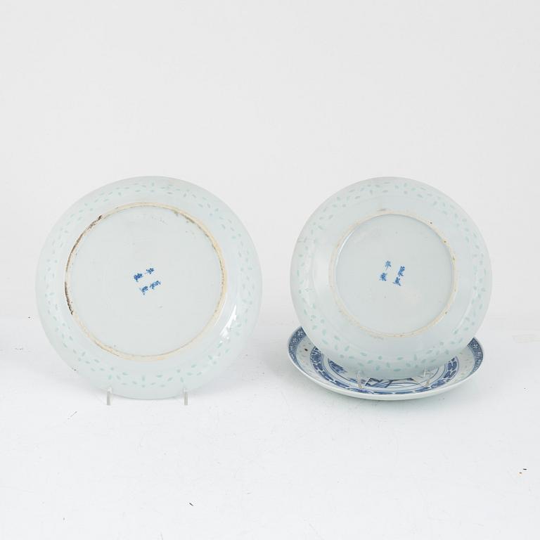 A set of seven Chinese blue and white plates, late Qing dynasty/around 1900.