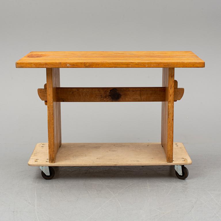 SPORTSTUGEMÖBEL, a pine table, Nordiska Kompaniet, attributed to Axel Einar Hjorth, Sweden 1930's.