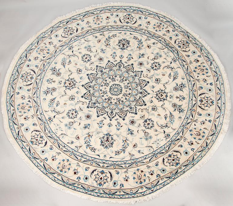 MATTA, Nain, part silk, diameter ca 250 cm.