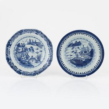 Tallrikar, 12 st, porslin, Kina, (Qianlong 1736-95).