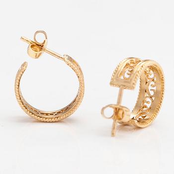 A pair of 18K gold earrings "Filigree". Kalevala koru, Helsinki.