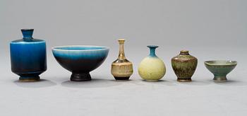 MINIATYRER, 6 st, keramik, signerade Friberg, Höganäs och ES.