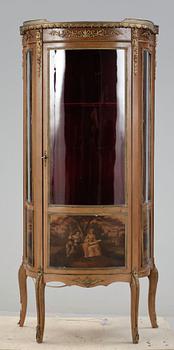 VITRINSKÅP, Louis XV-stil, 1900-talets första hälft.