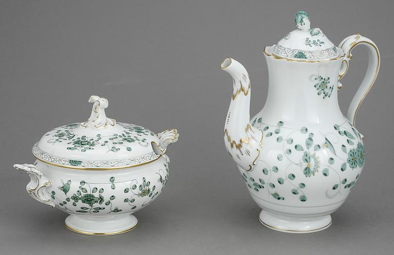 TERRIN med LOCK samt KAFFEKANNA, porslin, Meissen, första sortering, 1900-talets mitt.