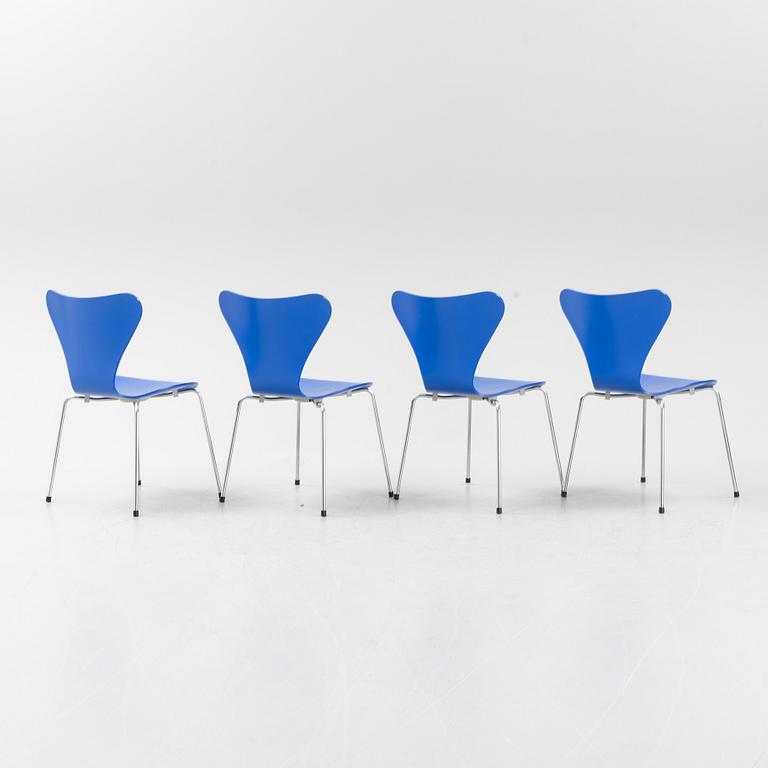 A set of four 'Serie 7' chairs by Arne Jacobsen for Fritz Hansen, dated the year 2000.