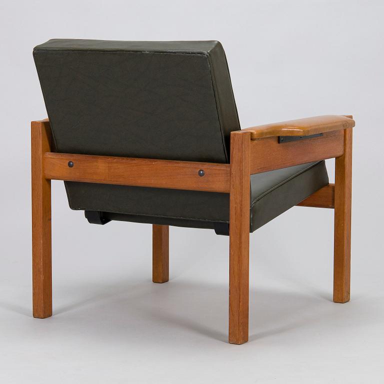 Yrjö Kukkapuro, a leather 'Tip-Top' armchair for Moderno 1956-1959.