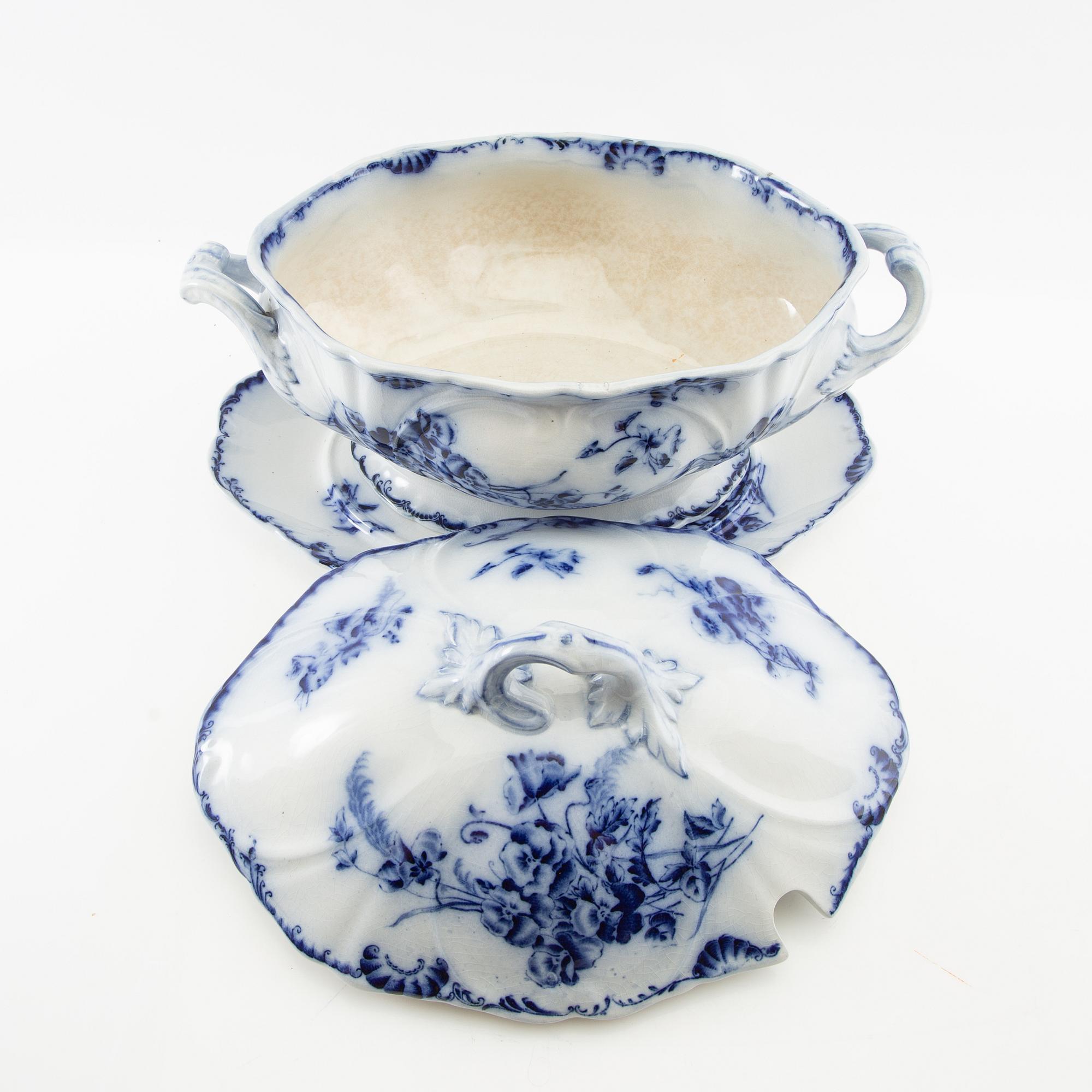 Service "Pensé" 44 pcs porcelain Rörstrand first half of the 20th century.