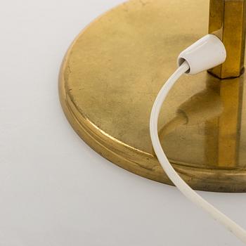 Paavo Tynell, A mid-20th century '5061' table lamp for Taito Finland.