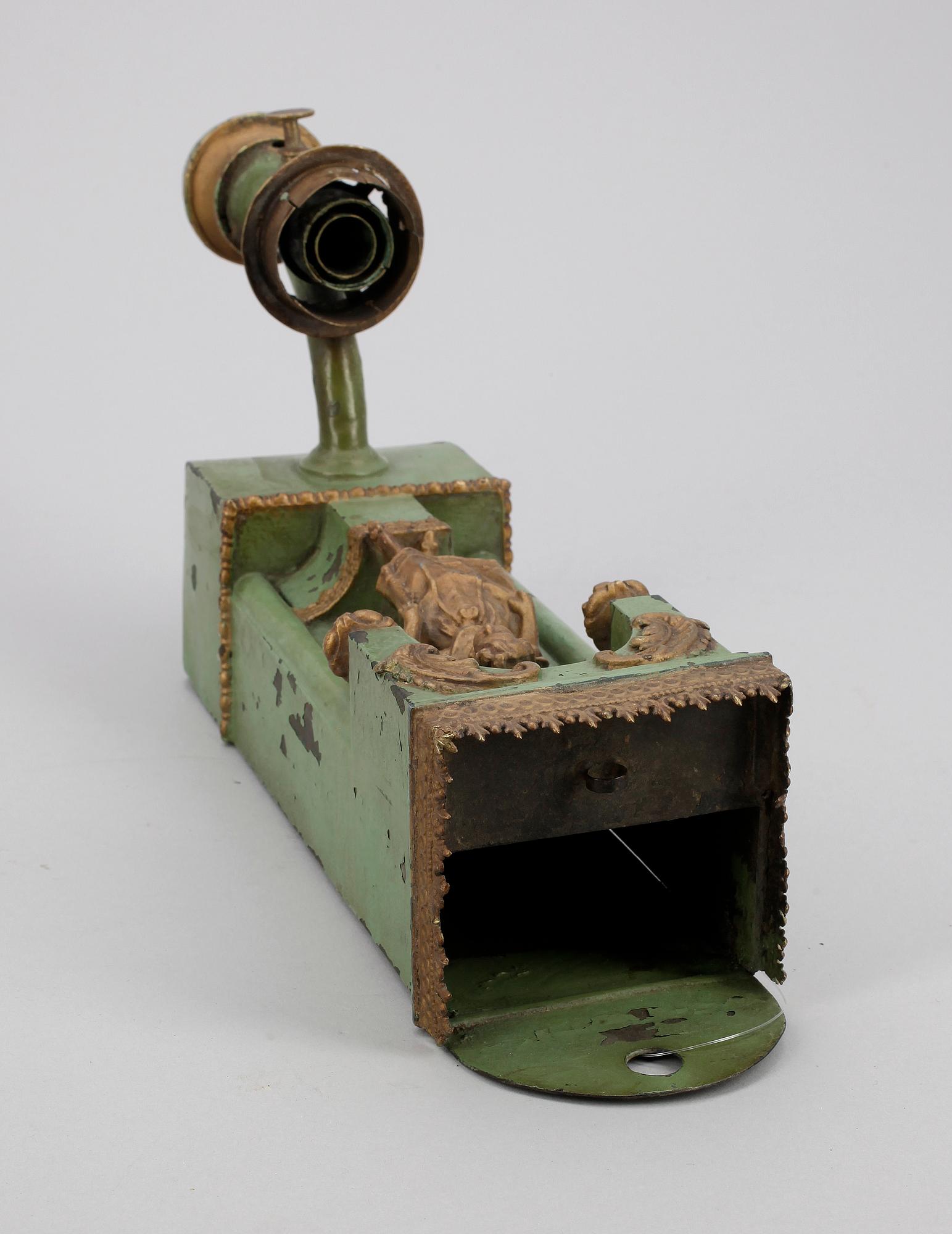 ROVOLJELAMPA, plåt. Kunglig ägarmärkning, 1800-talets slut.