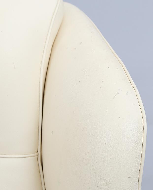 FÅTÖLJ MED FOTPALL, Norells, 1900-talets andra hälft.