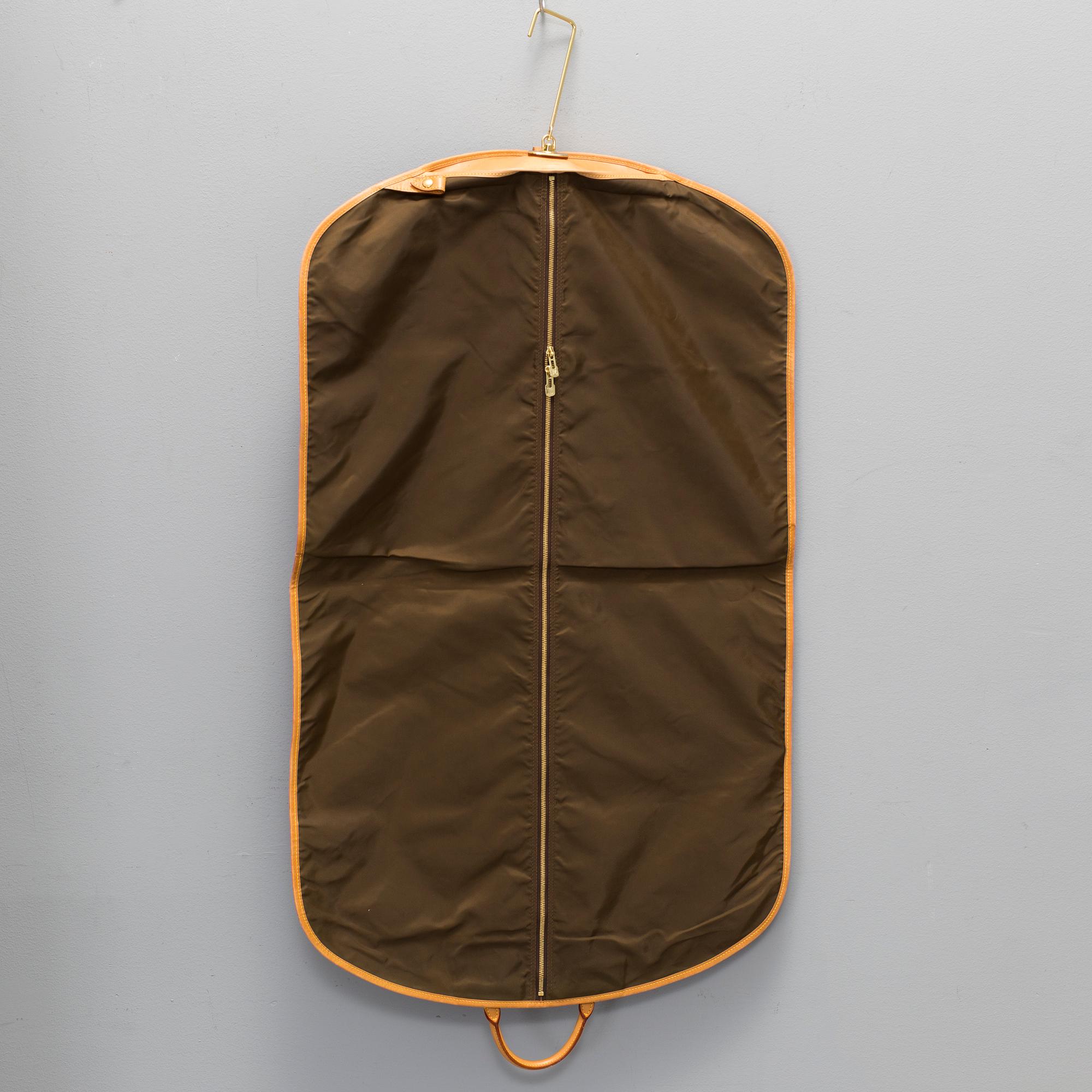 LOUIS VUITTON, resegarderob,  "Housse Porte-habits".