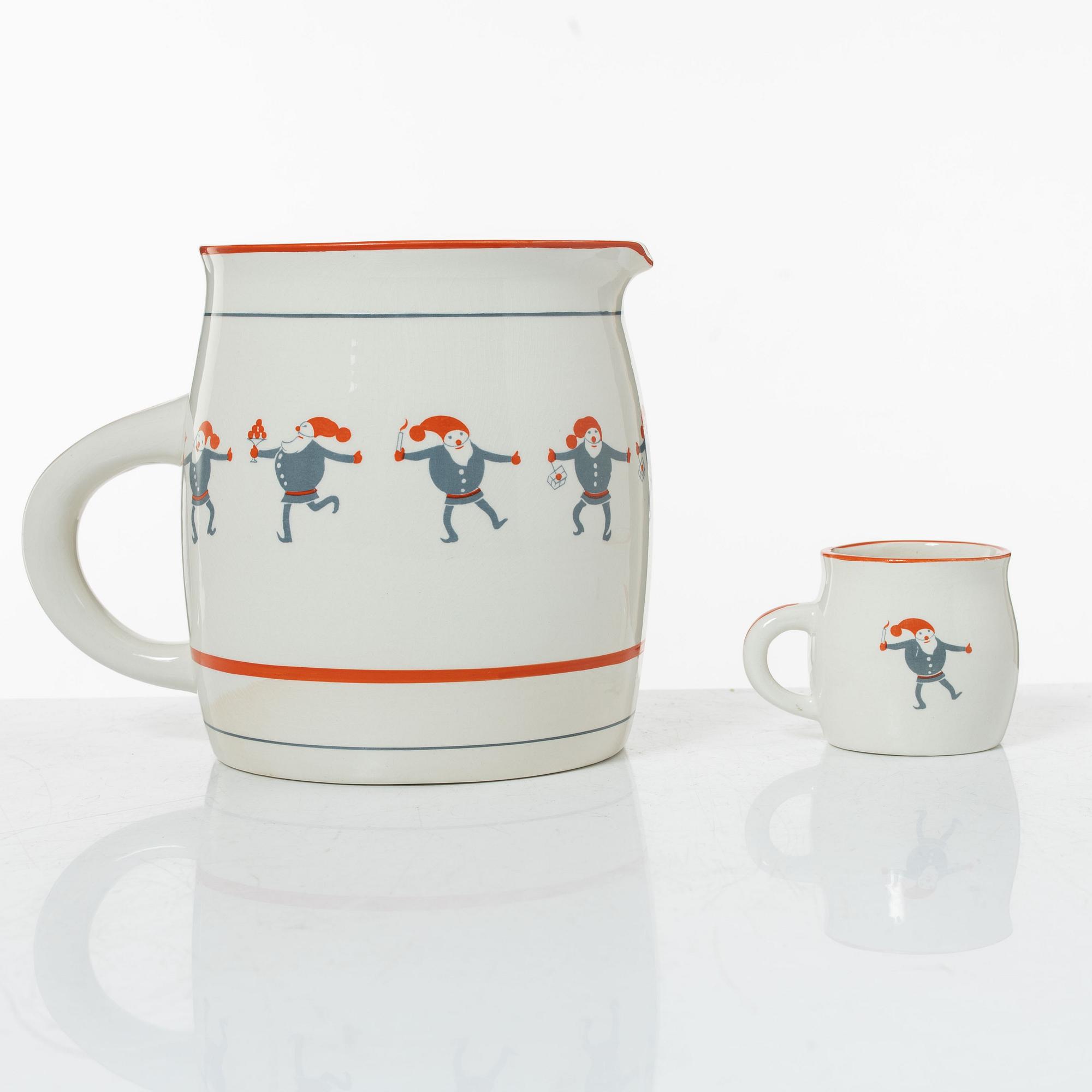 Upsala Ekeby, Glöggkoppar, 17 st, samt kanna, flintgods, "Hej tomtegubbar", Upsala-Ekeby.