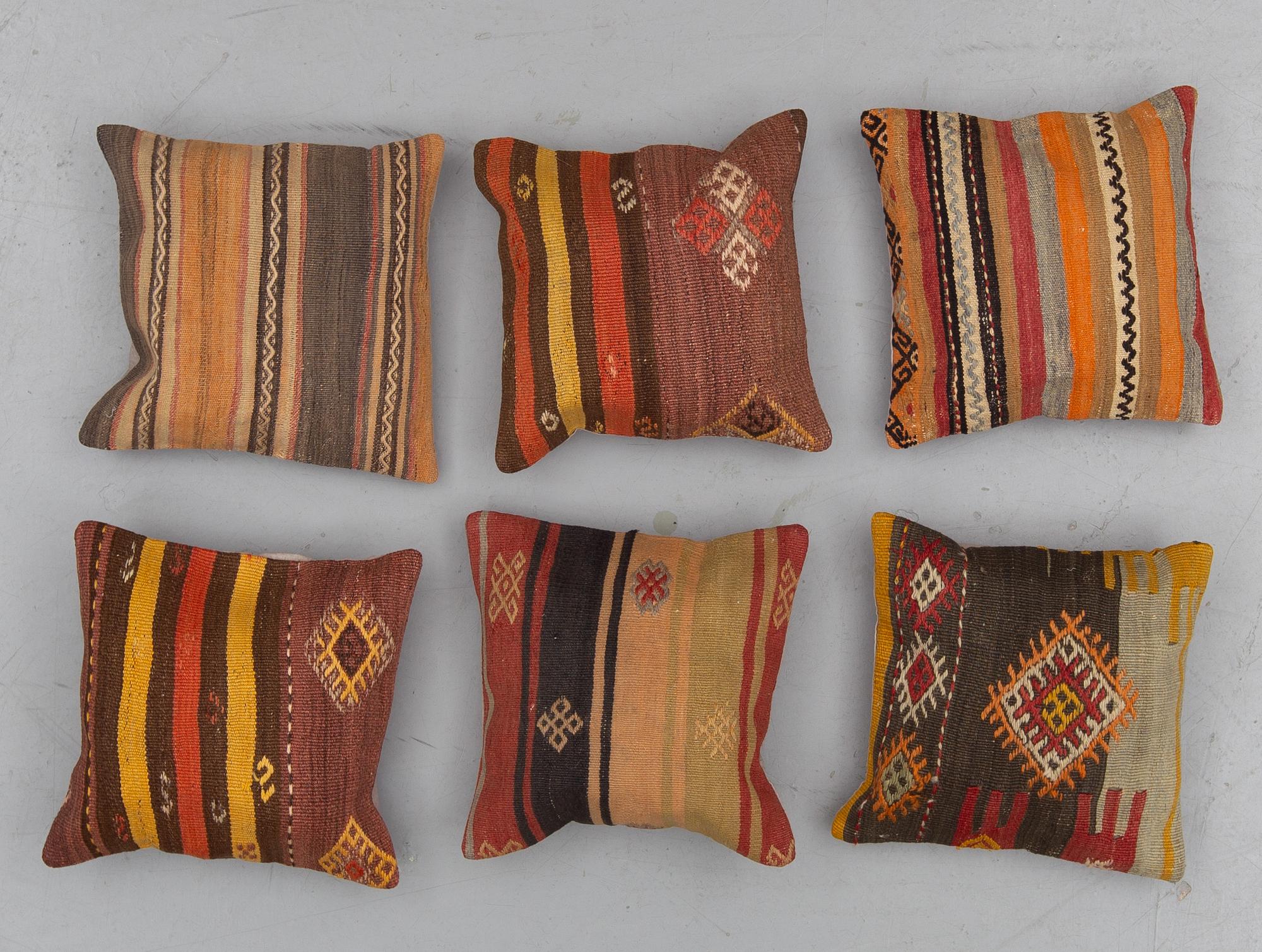 Six kilim cushions, approx, Ca 40 x 40 cm.