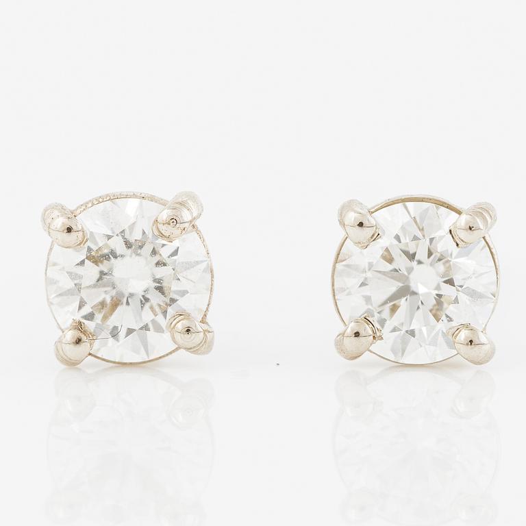 Earrings, 18K white gold set with brilliant-cut diamonds totalling 0.46 ct.