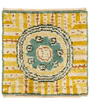 249. Ann-Mari Lindbom, gift Forsberg, a carpet, "Bladrosett", knotted pile, ca 98  x 100 cm. Signed AB MMF AML.