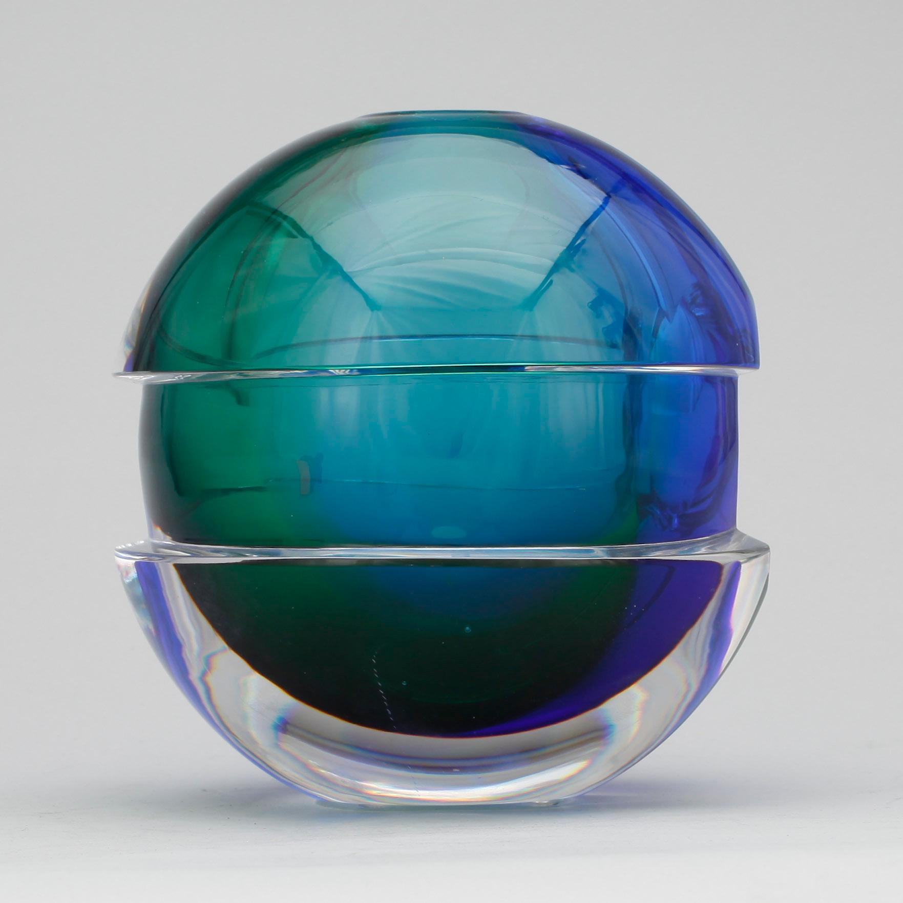 VAS, glas, Erika Lagerbielke, Orrefors Studio, 1998, signerad och numrerad.