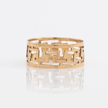 Armband samt ring, guld, dekor av meanderbård.