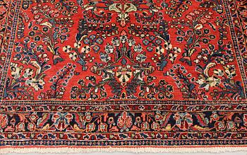 A semi-antique rug, known as American Sarouk, c. 200 x 140 cm.