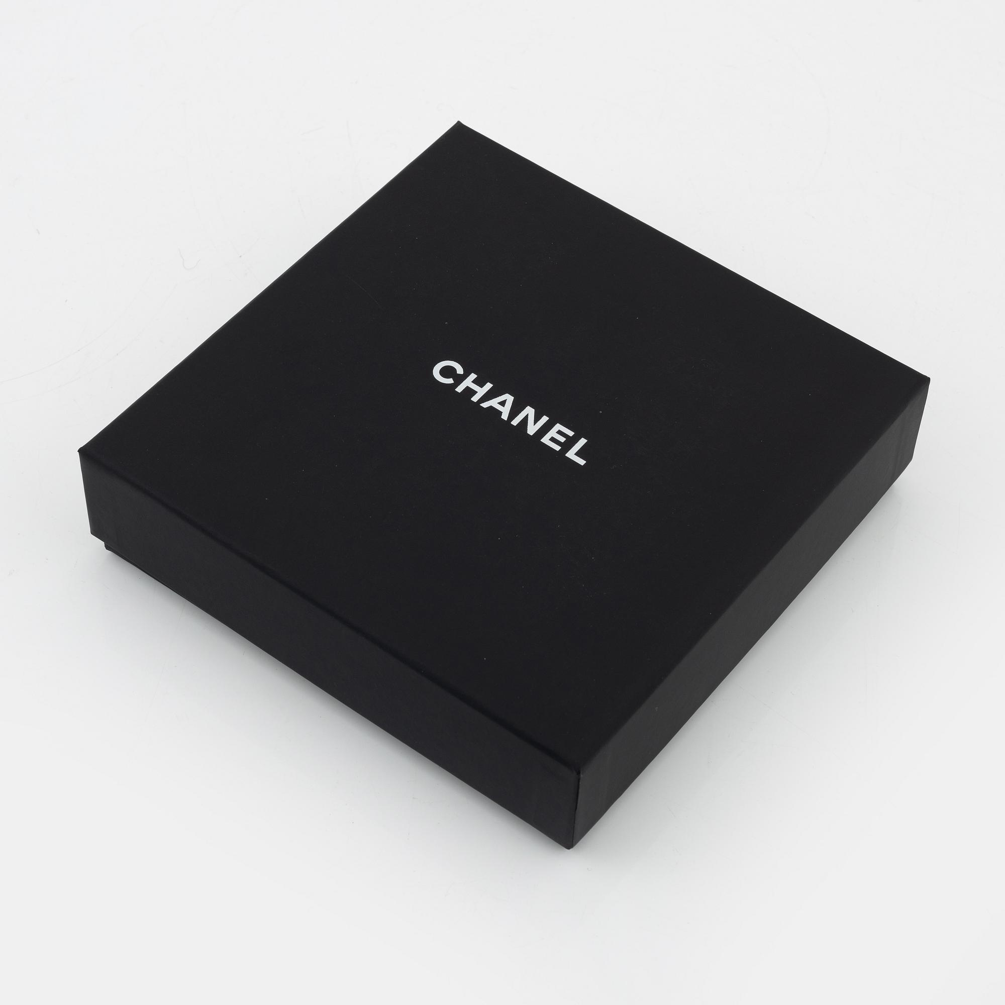Chanel, "Crystal ball necklace", 2018.