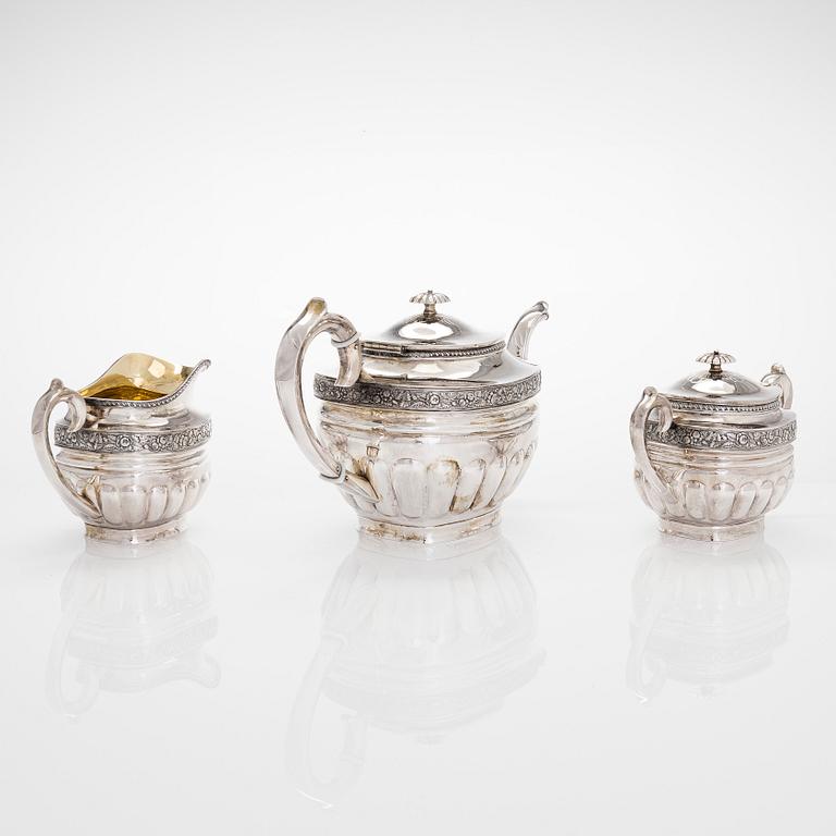 A three-piece silver teaset,  Kultaseppäkoulu, Helsingfors 1964.