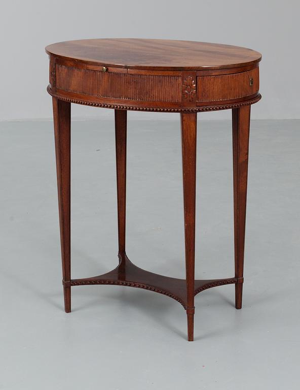 BORD. Sengustavianskt, 1700-talets slut.