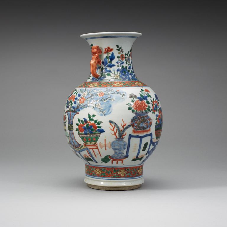 A Chinese wucai vase, early 20th Century.