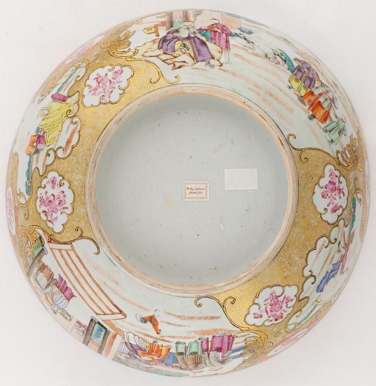 A large famille rose punch bowl, Qing dynasty, Qianlong (1736-95).