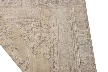 An oriental carpet, vintage design, c. 279 x 191 cm.