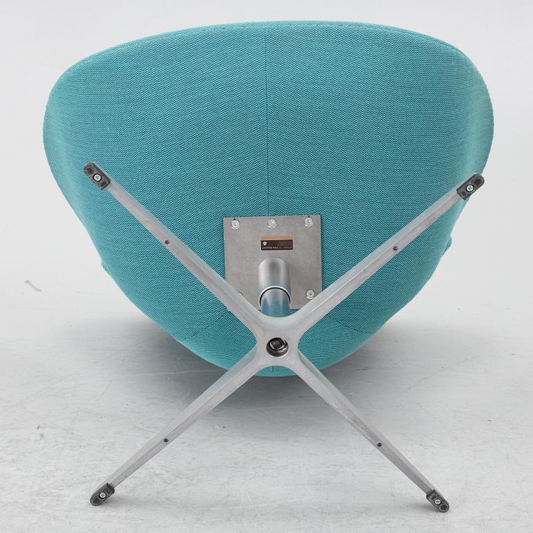 Arne Jacobsen, armchair, "The Swan", Fritz Hansen, Denmark, 2010.