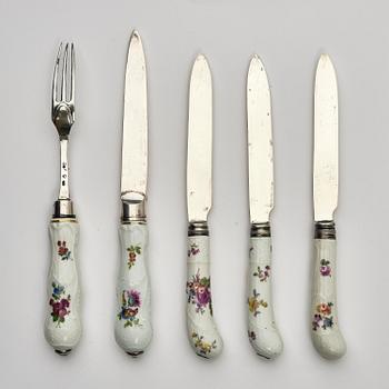 A matched set of cutlery, 18th century, presumably Meissen.