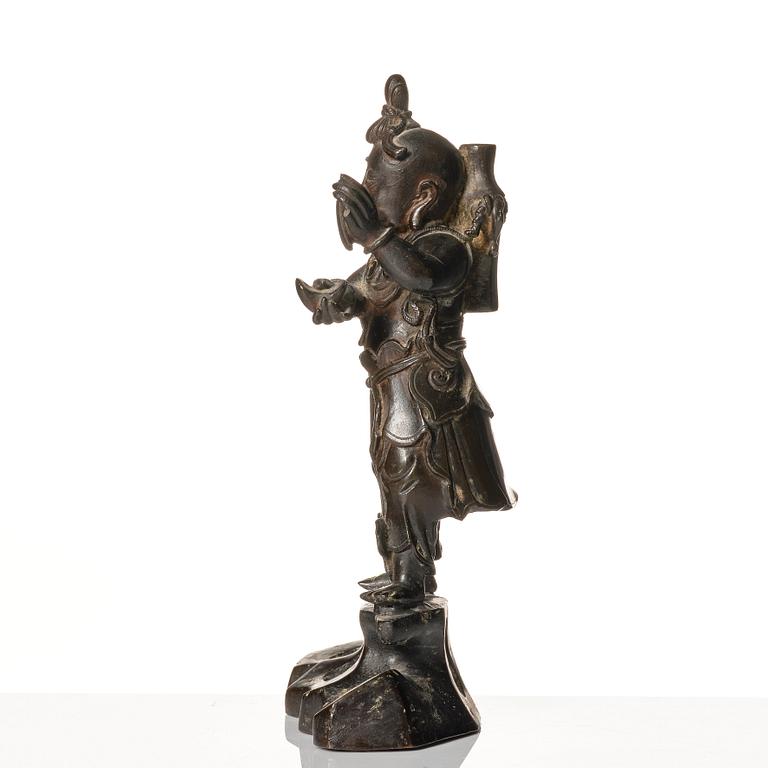 A bronze sculpture/joss stick holder, Ming dynasty (1368-1644).
