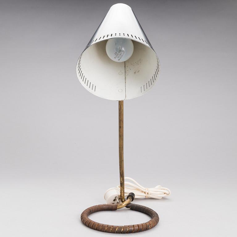 MAURI ALMARI, PÖYTÄVALAISIN, K11-15, Idman, 1900-luvun puoliväli.
