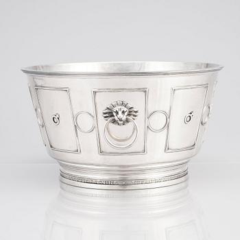 Atelier Borgila, a sterling silver bowl / wine cooler, Stockholm 1931.