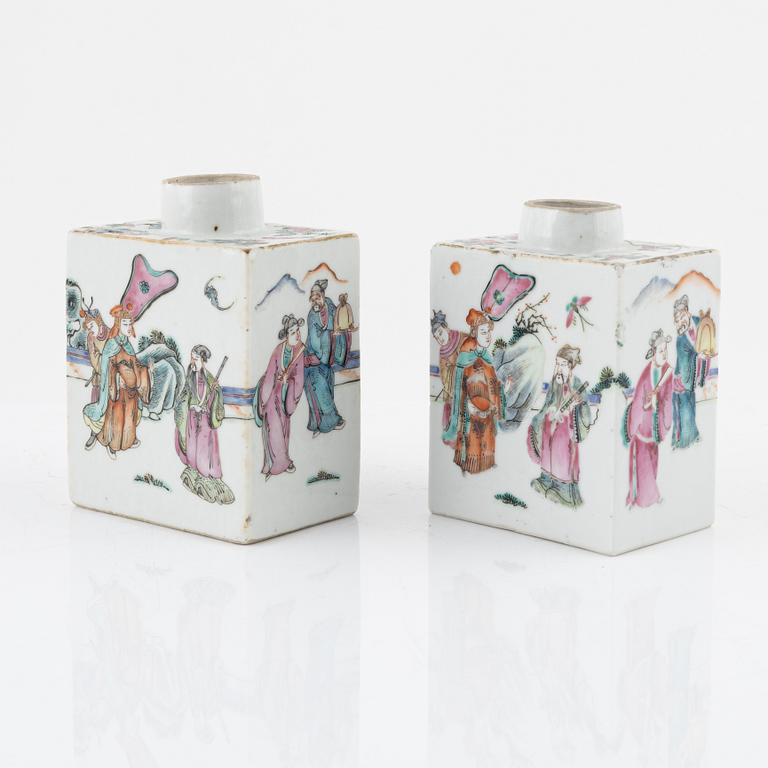 Tedosor, ett par, porslin, Kina, sen Qingdynasti, omkring år 1900.