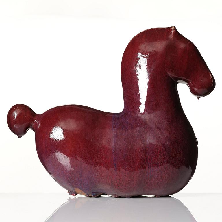 Ulla & Gustav Kraitz, a stoneware sculpture of a recumbent horse, own workshop, Förslöv, Sweden 1986.