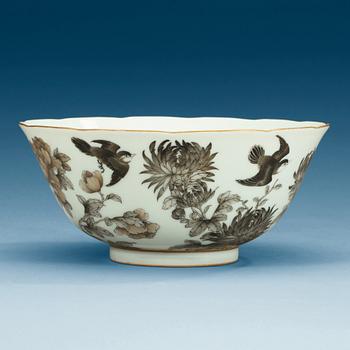 1652. A grisaille bowl, Republic, first half of 20th Century, with Qianlong seal mark.