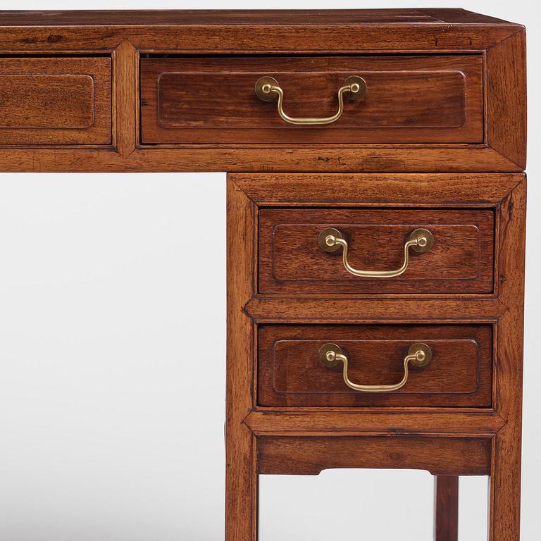 Skrivbord/partnersdesk, hardwood. Kina, sen Qingdynasti/tidigt 1900-tal.
