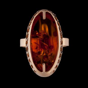 RING, 14K guld (583), bärnsten. Vikt ca 6,5 g.