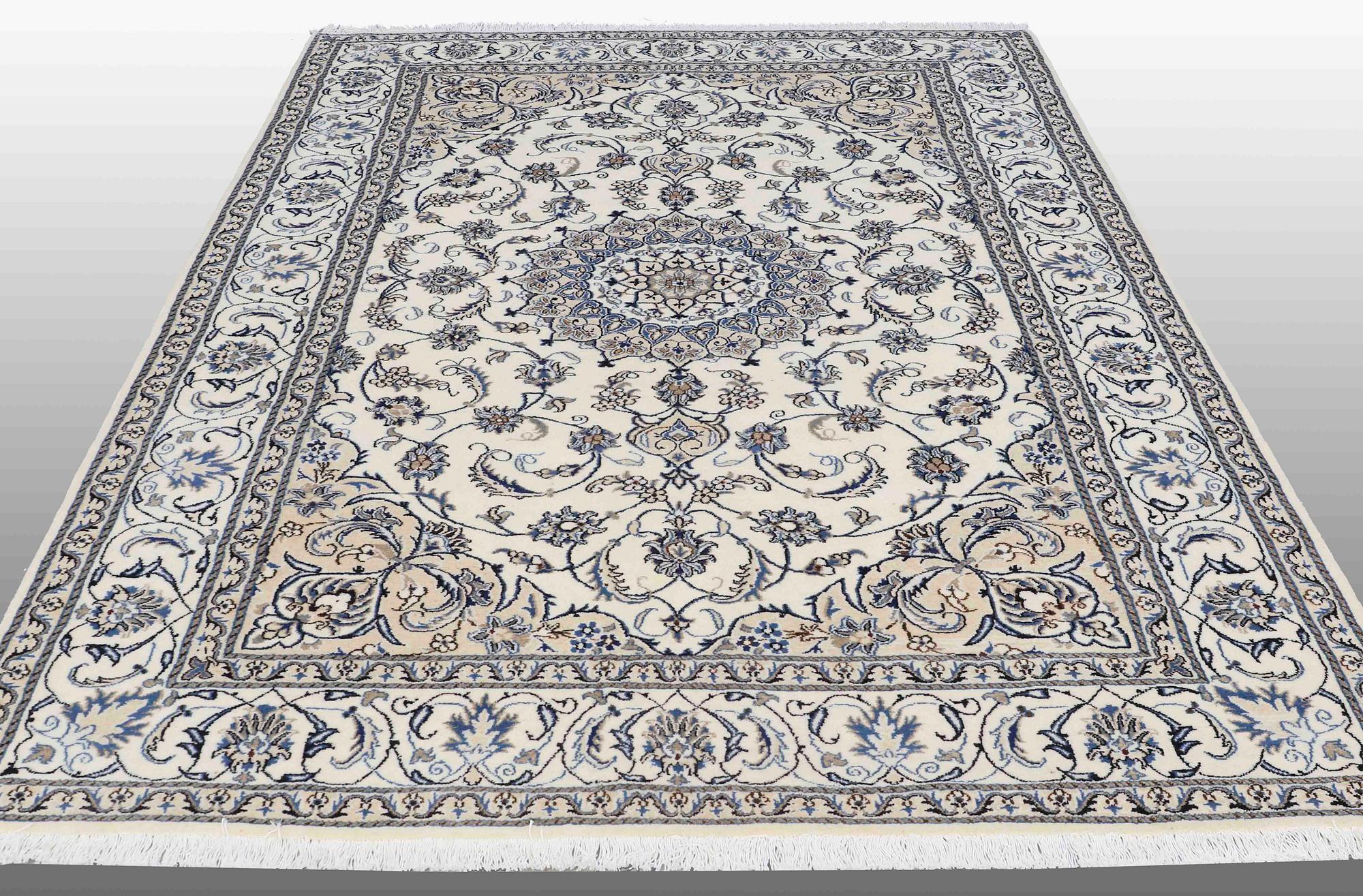 CARPET,  Nain, ca 295 x 200 cm.