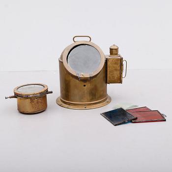 NAKTERHUS MED KOMPASS, mässing, kompass AB Herman Gotthardt Malm 1119, sent 1800-/tidigt 1900-tal.